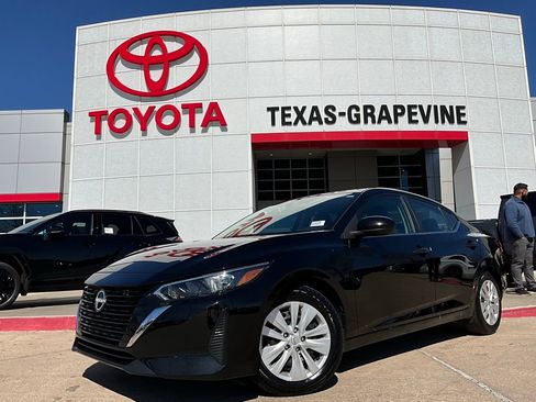 Used 2025 Nissan Sentra S image 2