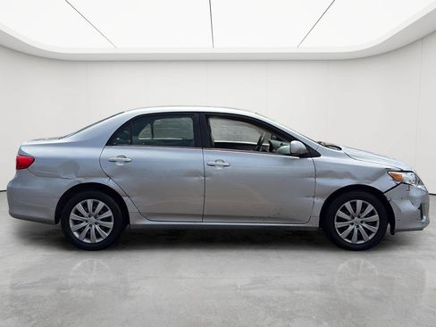 Used 2012 Toyota Corolla LE FWD image 9