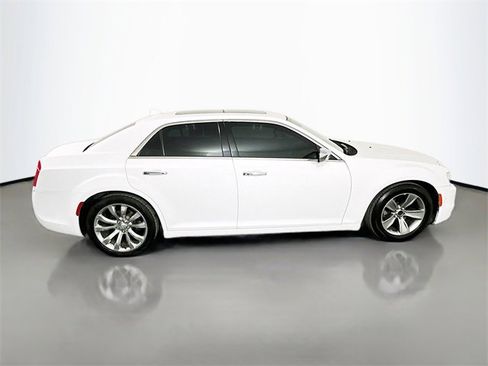 Used 2017 Chrysler 300 C w/ Safetytec Plus Group image 8