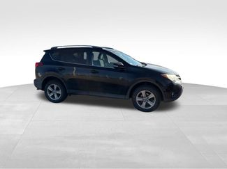 Used 2015 Toyota RAV4 XLE video 2