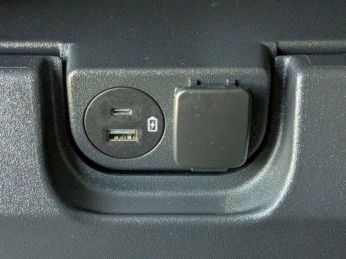 Used 2023 Ford F150 XLT image 12