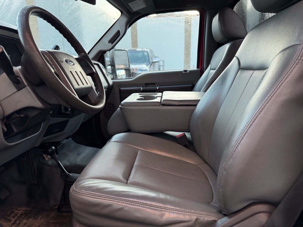 Used 2015 Ford F550 4x4 Regular Cab Super Duty image 6