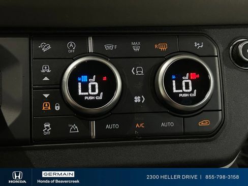 Used 2020 Land Rover Defender 110 SE AWD/4WD image 24