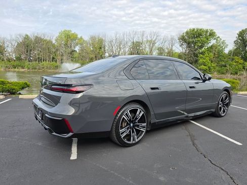 Used 2023 BMW i7 xDrive60 AWD/4WD image 8