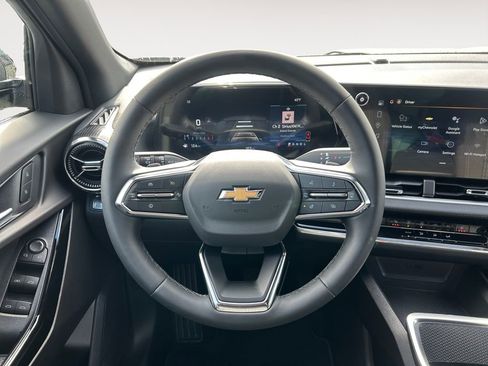 Used 2026 Chevrolet Equinox LT image 14