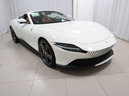 Certified 2024 Ferrari Roma Spider image 5