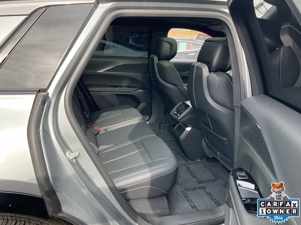 Used 2024 Cadillac Lyriq Sport RWD image 50