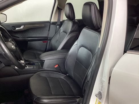Used 2020 Ford Escape Titanium w/ Titanium Premium Package 2.0 AWD/4WD image 15