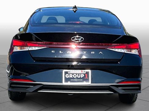 Used 2023 Hyundai Elantra SEL image 5