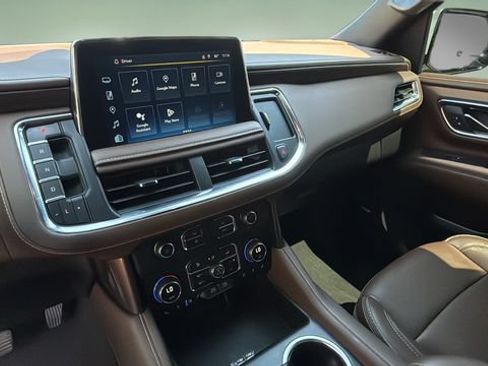 Used 2024 Chevrolet Suburban High Country AWD/4WD image 25