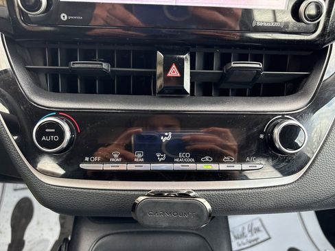 Used 2022 Toyota Corolla LE image 25
