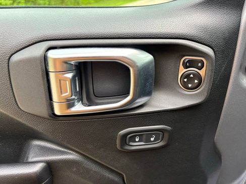 Used 2020 Jeep Wrangler Sport AWD/4WD image 14