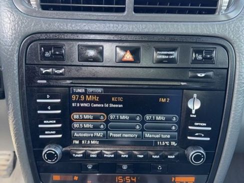 Used 2010 Porsche Cayenne Base image 18