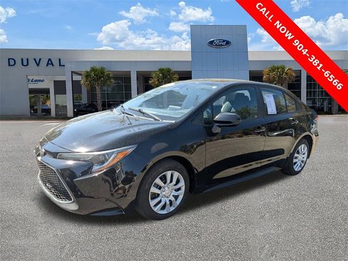 Used 2025 Toyota Corolla LE image 8