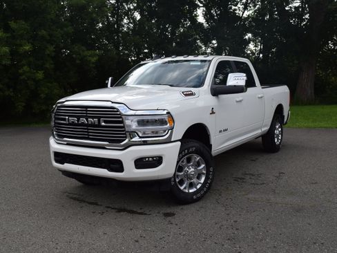 Used 2023 RAM 3500 Laramie AWD/4WD image 12