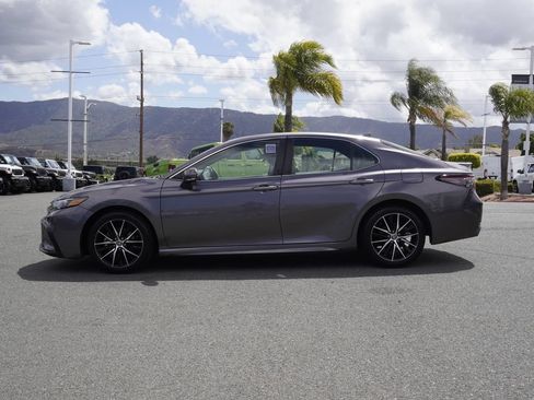 Used 2023 Toyota Camry SE FWD image 7