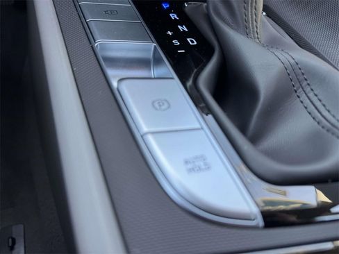 Certified 2025 Hyundai Elantra SEL image 26