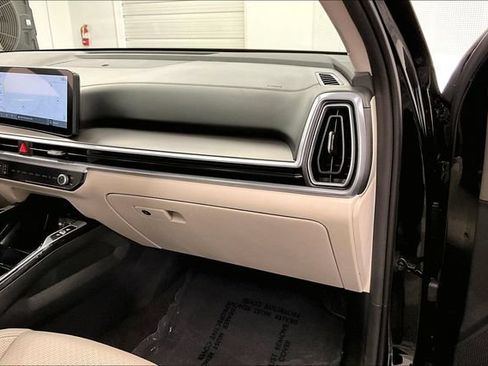 Used 2025 Kia Sorento SX FWD image 19
