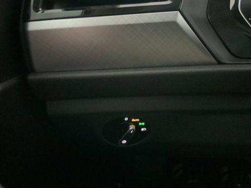 Used 2024 Volkswagen Jetta SE image 41