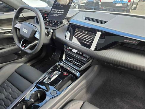 New 2026 Audi S e-tron GT Prestige image 10