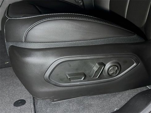 New 2025 Jeep Grand Cherokee Limited w/ Luxury Tech Group II image 13