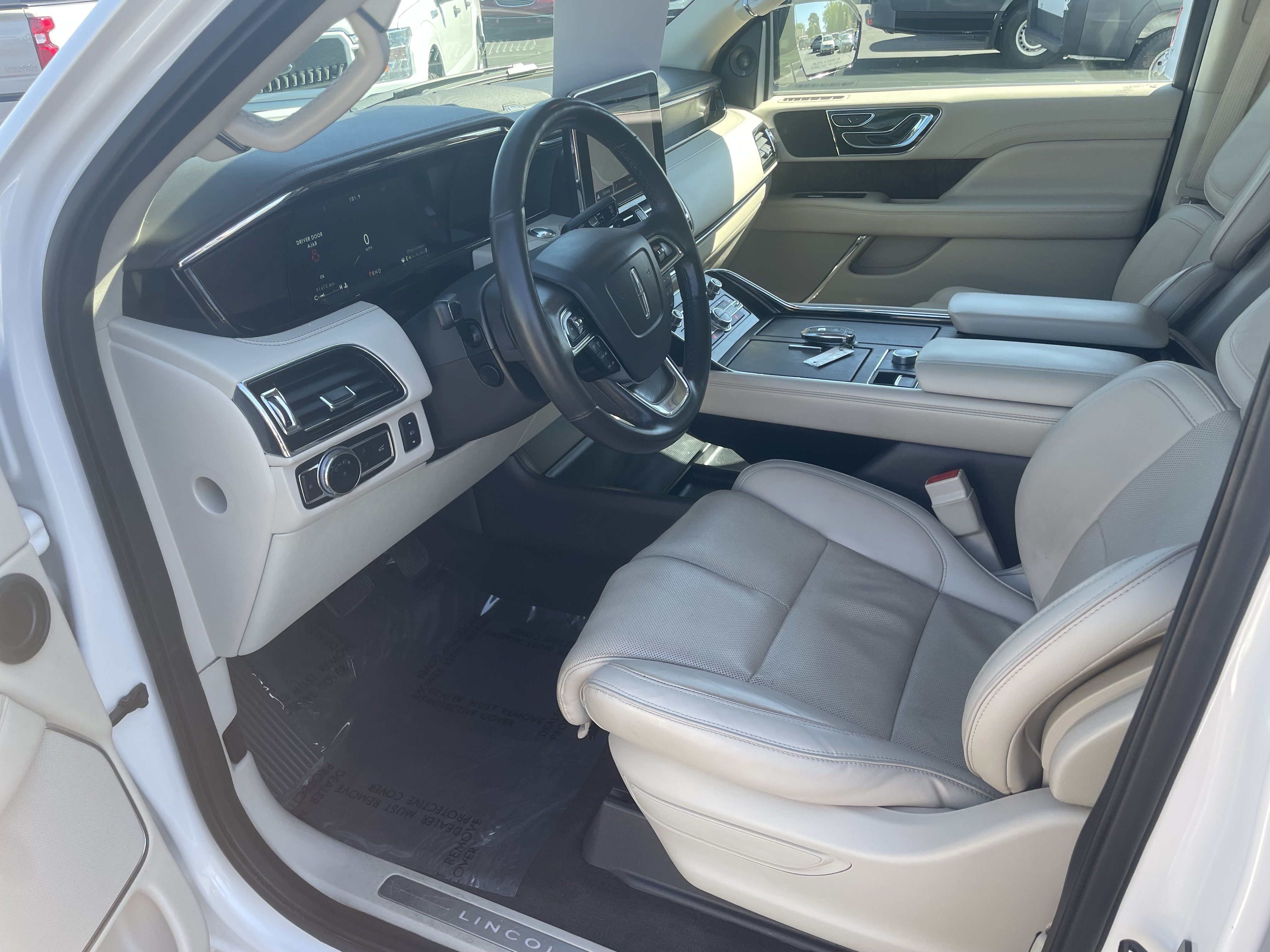 Used 2019 Lincoln Navigator Select AWD/4WD image 13