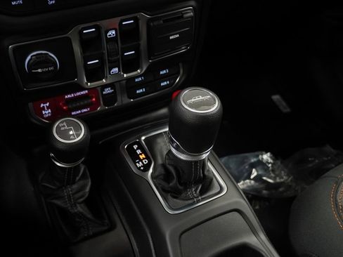 New 2026 Jeep Gladiator Mojave w/ Safety Group image 26