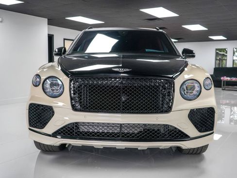Used 2021 Bentley Bentayga AWD/4WD image 8