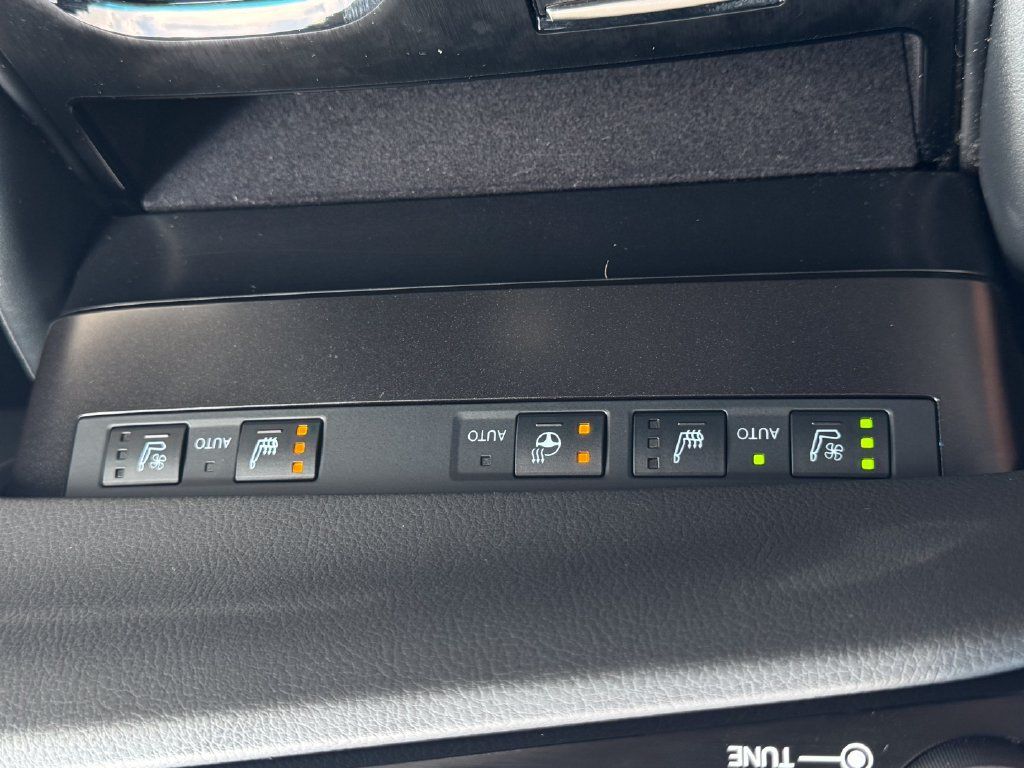 Used 2024 Lexus ES 350 w/ Premium Package FWD image 25