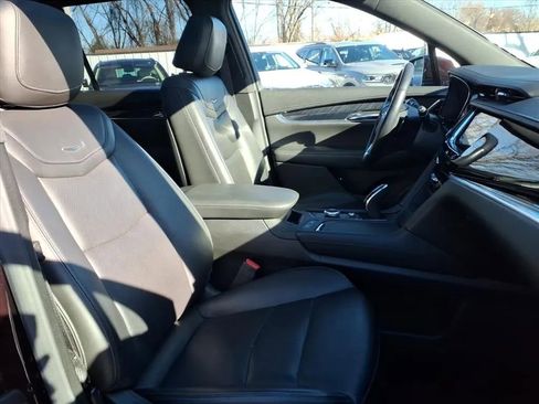Used 2021 Cadillac XT6 Premium Luxury image 13