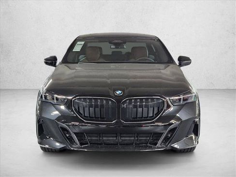 Used 2027 BMW 530i w/ M Sport Package RWD image 2