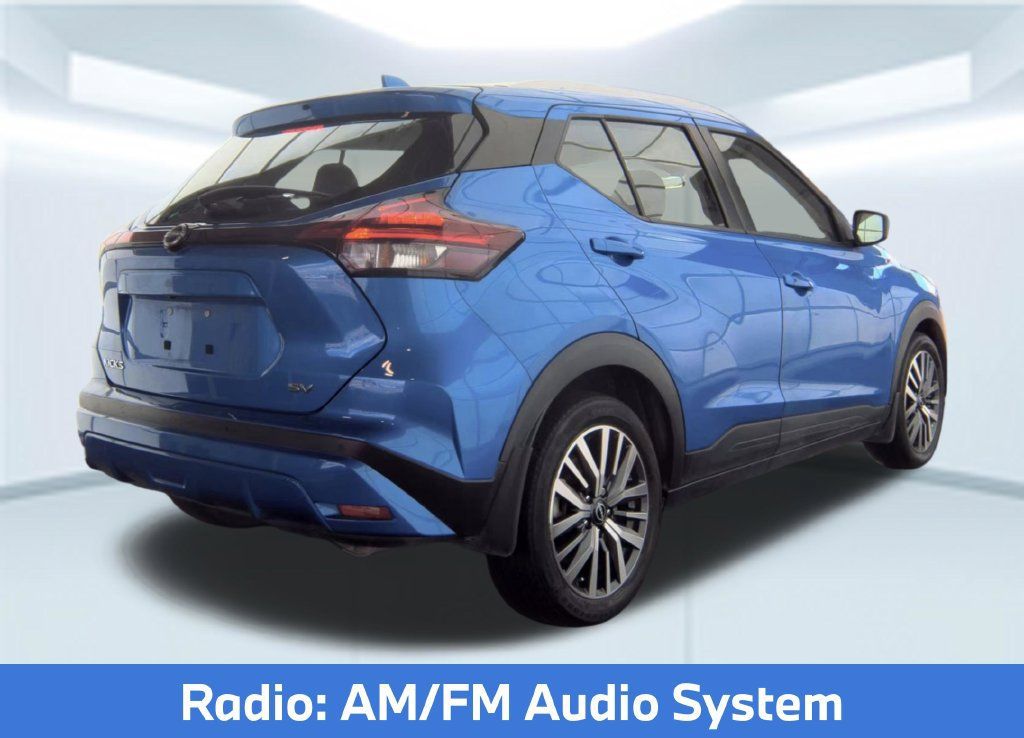 Used 2023 Nissan Kicks SV FWD image 2