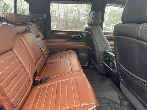 Used 2025 GMC Sierra 2500 Denali Ultimate image 32