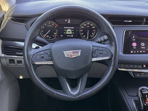 Certified 2021 Cadillac XT4 Luxury w/ Cold Weather Package image 12