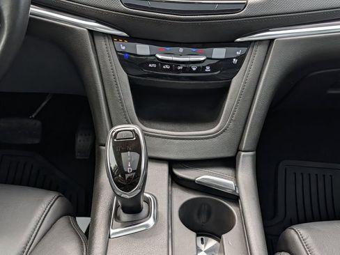 Used 2018 Cadillac XT5 Premium Luxury FWD image 20