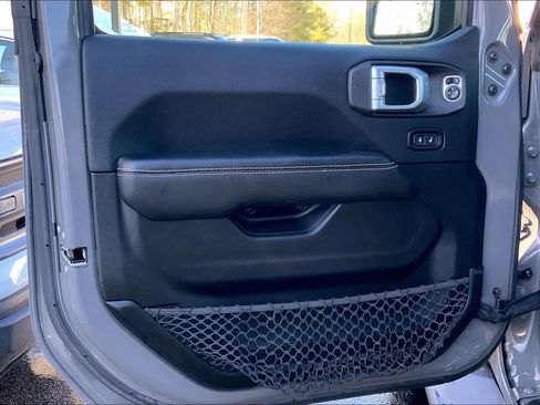 Used 2018 Jeep Wrangler Unlimited Sahara w/ Dual Top Group image 20