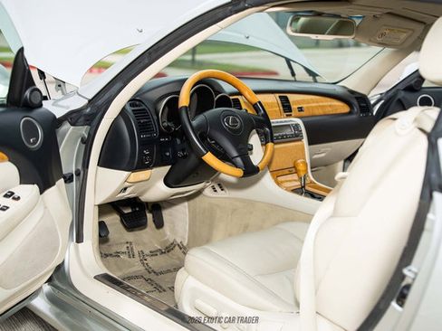 Used 2003 Lexus SC 430 Convertible RWD image 32