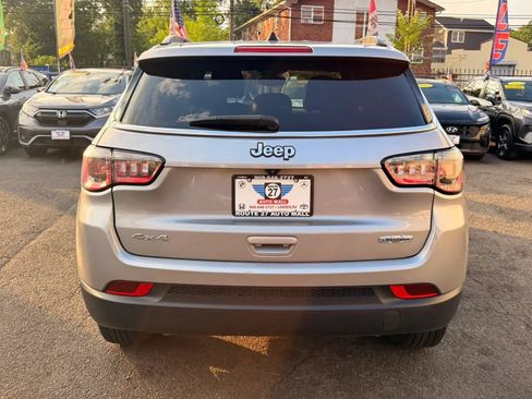 Used 2024 Jeep Compass Latitude AWD/4WD image 6
