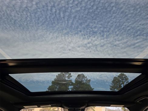 Used 2018 Ford Expedition Limited w/ Equipment Group 301A image 17