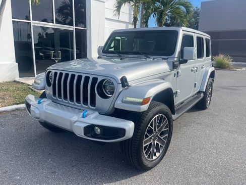 Used 2022 Jeep Wrangler Unlimited Sahara image 27