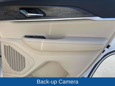 Used 2025 Jeep Grand Cherokee Limited image 19