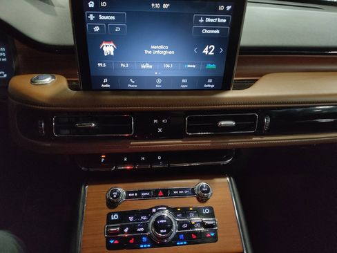 Used 2020 Lincoln Aviator Reserve w/ Equipment Group 201A RWD image 25