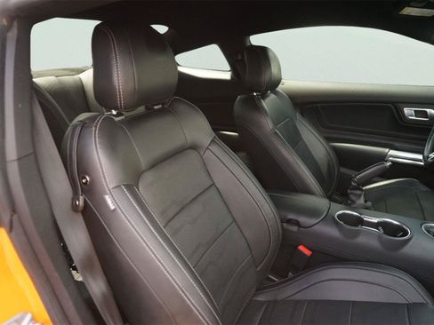 Used 2018 Ford Mustang GT Premium w/ GT Performance Package RWD image 15