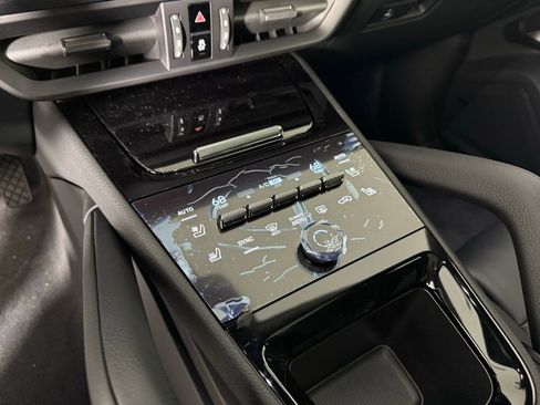 New 2025 Porsche Cayenne Coupe image 33