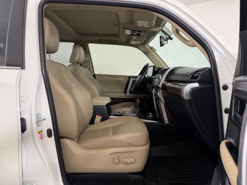 Used 2014 Toyota 4Runner Limited AWD/4WD image 28