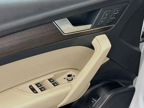 Used 2023 Audi Q5 2.0T Premium w/ Convenience Package image 15