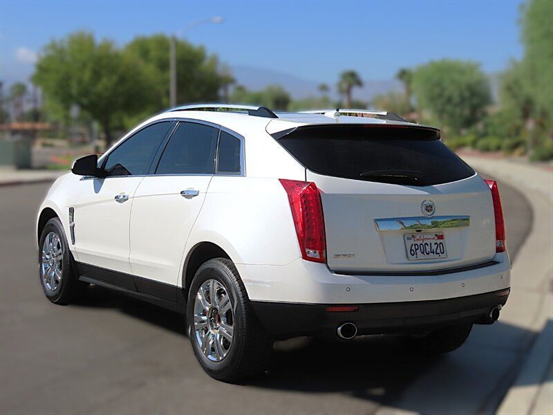 Used 2011 Cadillac SRX Luxury FWD image 4