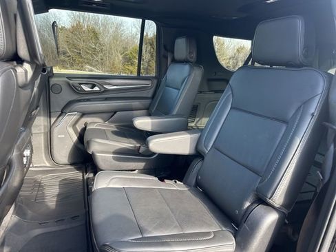 Used 2022 GMC Yukon XL Denali w/ Denali Ultimate Package image 19