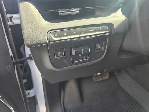 Used 2023 Cadillac Escalade Premium Luxury w/ LPO, Radiant Package AWD/4WD image 25
