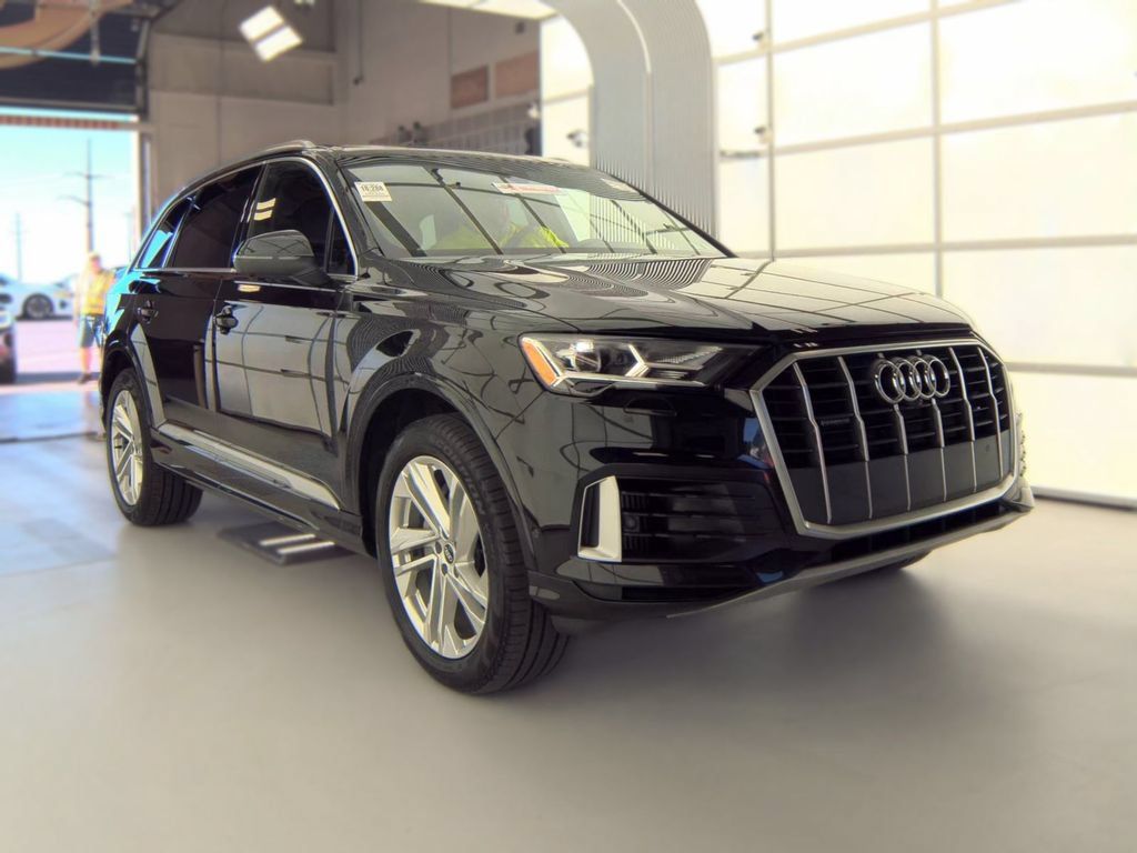 Used 2021 Audi Q7 3.0T Premium AWD/4WD image 7